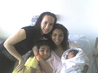 Grace with Elsybel, Victoria and new baby Raquel